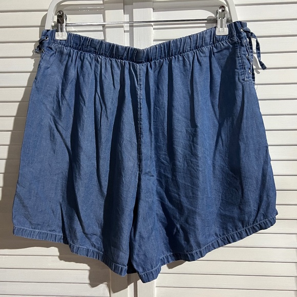 DENIM CO - Size 12 - Denim Shorts - Detailed Side Ties - Picture 4 of 8